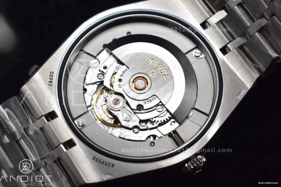 1:1 Royal V7F Edition Black Dial Best A UrbanStyle Strap 1192 on Tudor SS 1203